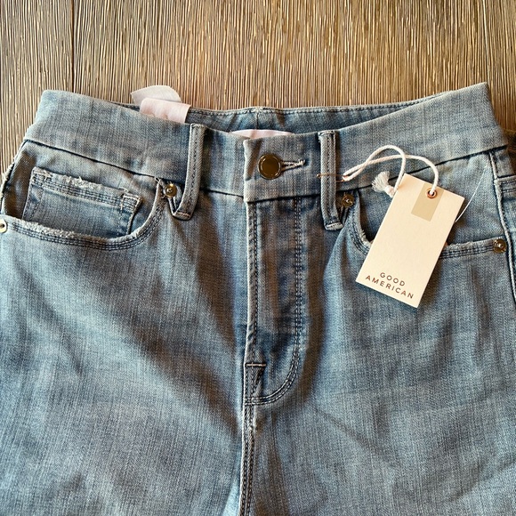 NWT Good American Good Waist Crop Jeans Size 2/26 - Picture 3 of 3